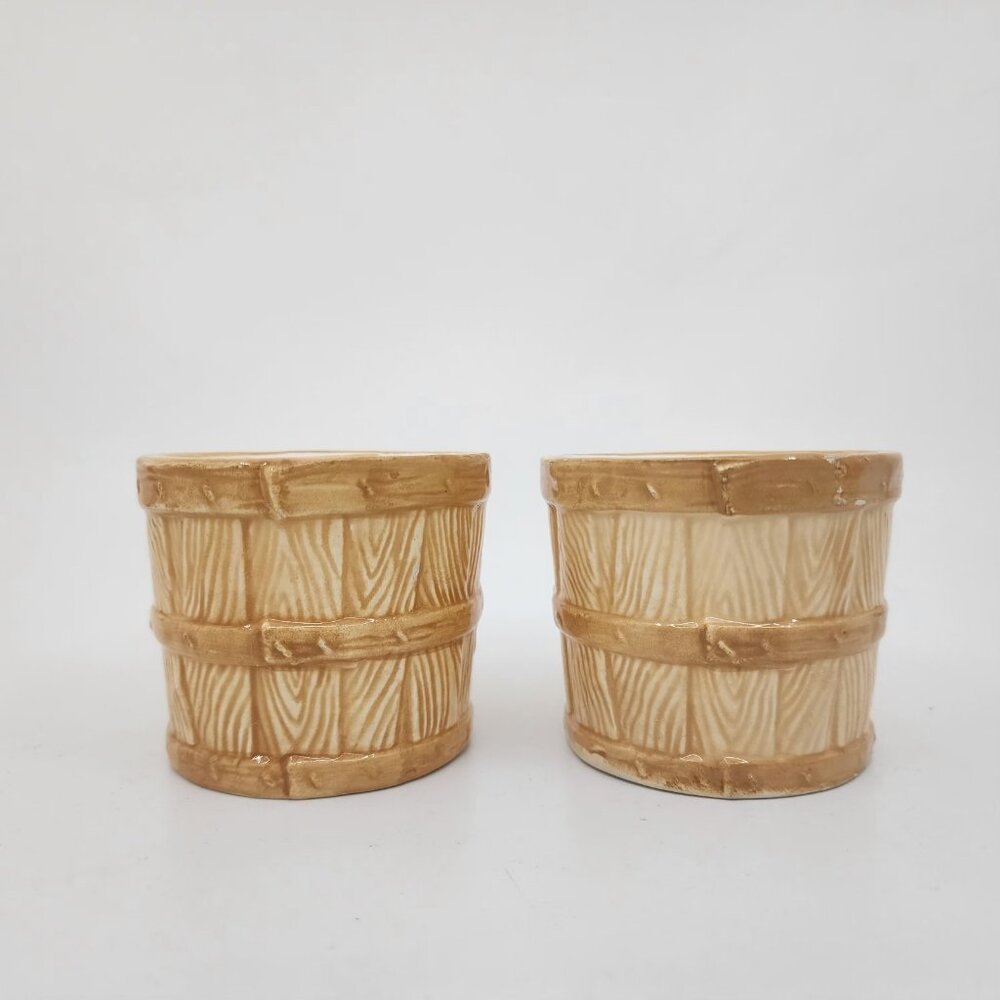 Vintage Barrel Shaped Salt & Pepper Shakers Set Ceramic Bucket Country 1982